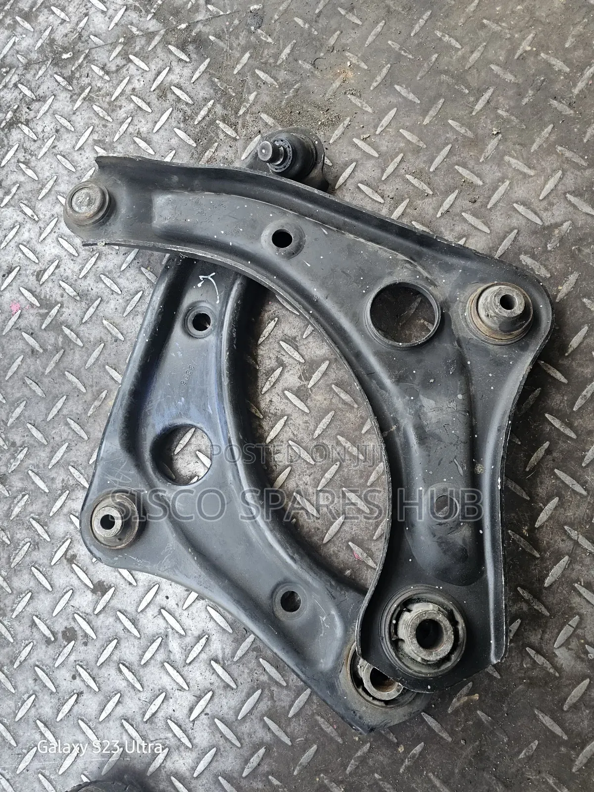 Arm Nissan Latio