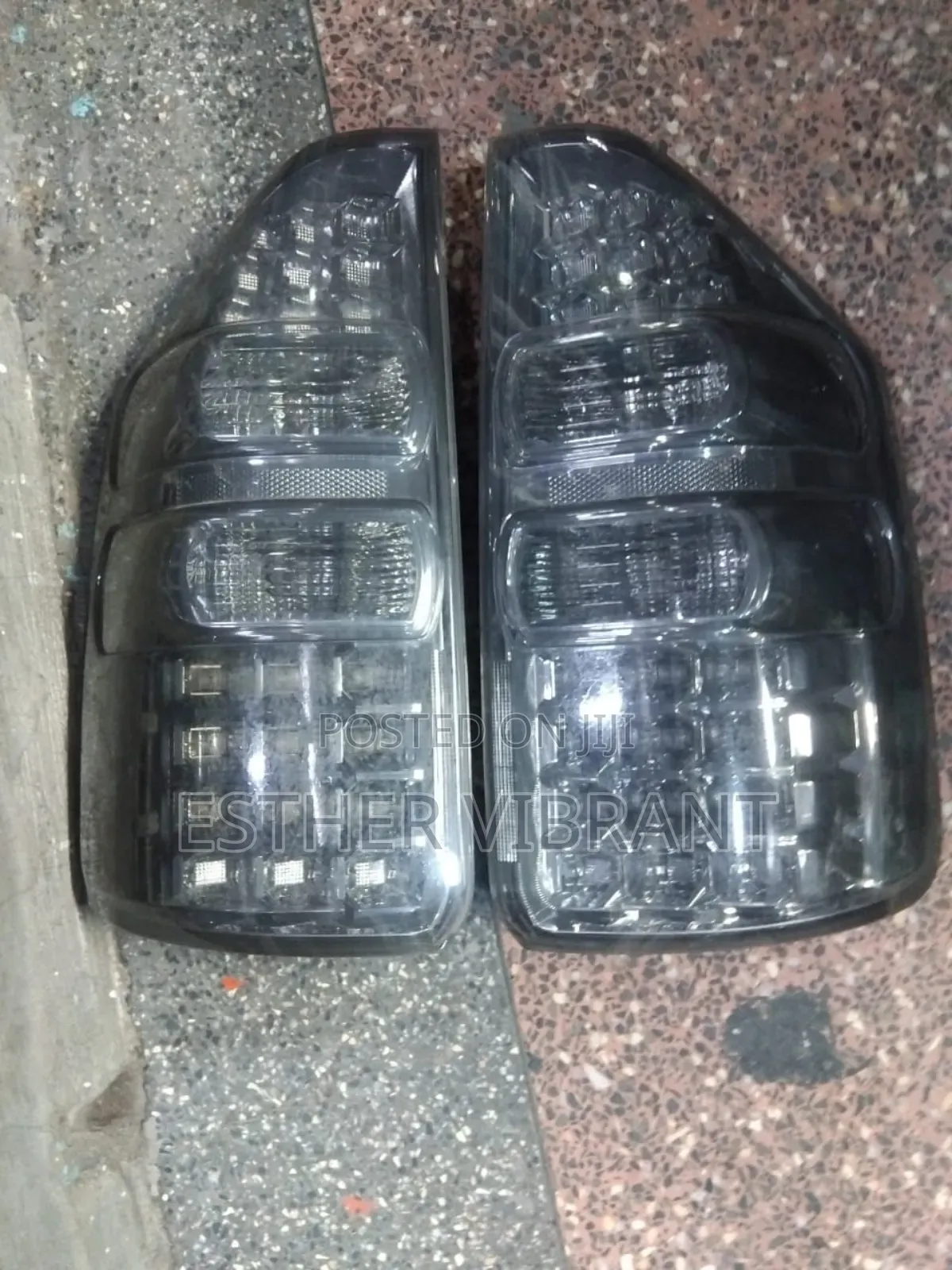 Noah 2012 Taillights Darkshade