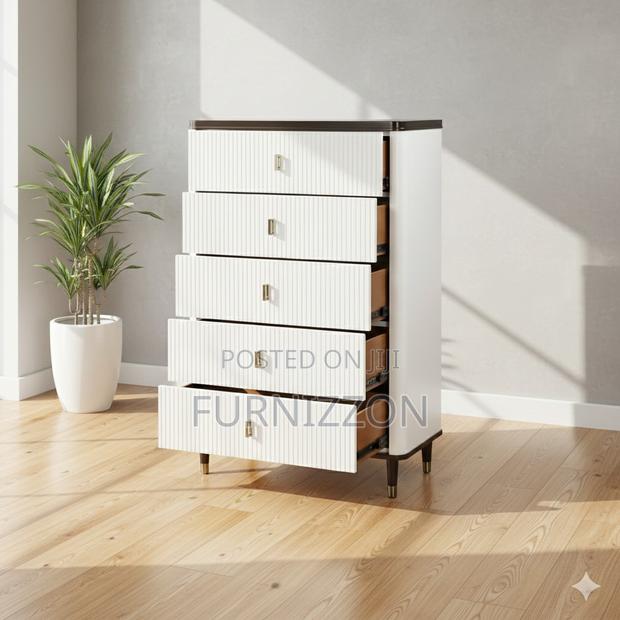 Strong Wooden 5 Drawer Chest for Home and Hotel Use