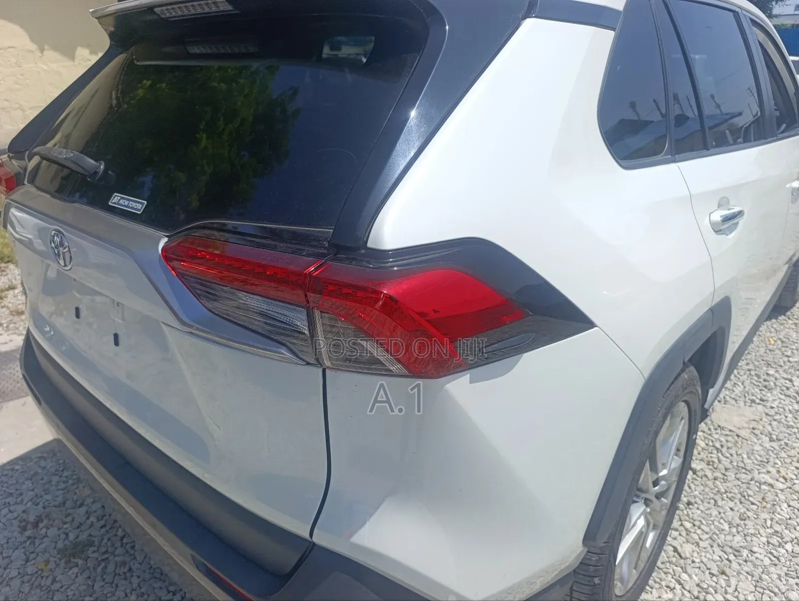 Toyota RAV4 XLE Premium FWD 2019 Pearl