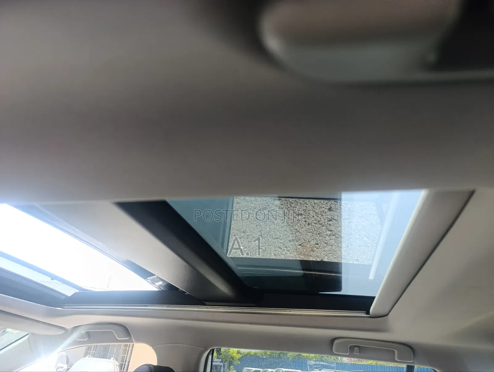 Toyota RAV4 XLE Premium FWD 2019 Pearl
