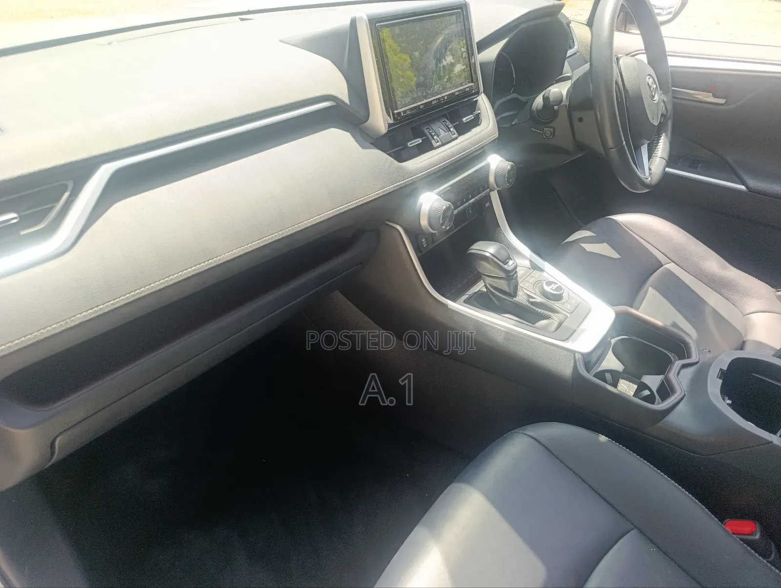Toyota RAV4 XLE Premium FWD 2019 Pearl