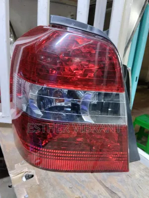 Toyota Kluger Backlights