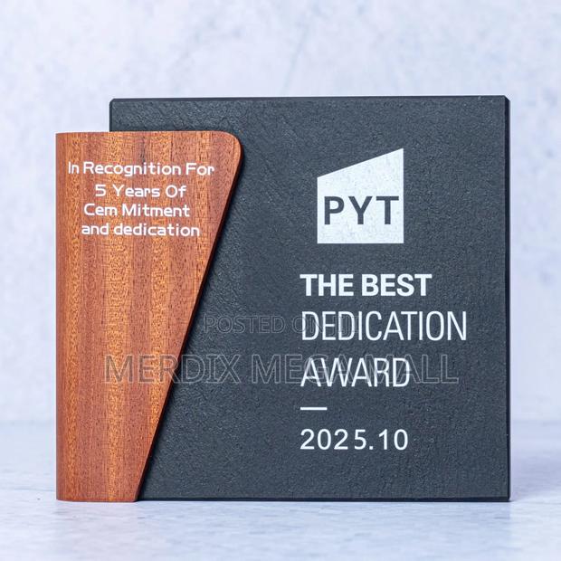 Cr035Award, Awards