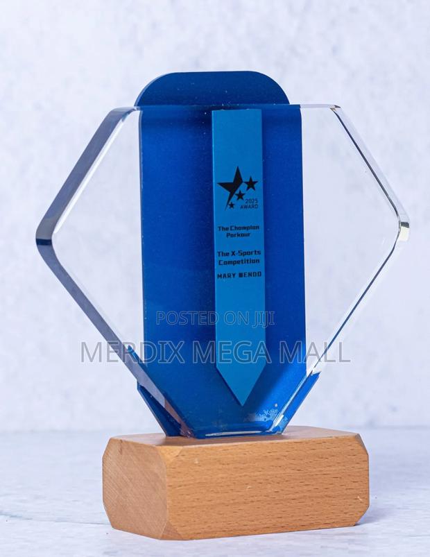 Cr032 Crystal Award, Awards - main view