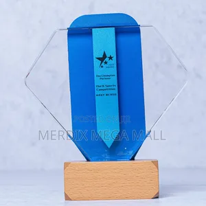 Cr032 Crystal Award, Awards