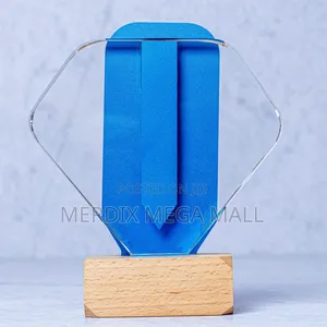 Cr032 Crystal Award, Awards
