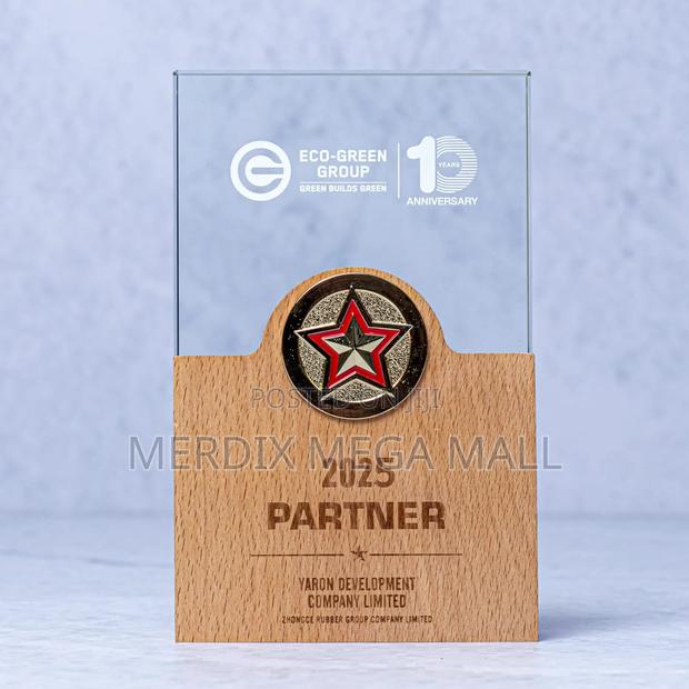 Cr018 Crystal Award , Awards - thumbnail 3