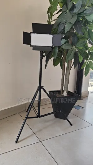 Photo Lights /Camera Lights { Two Batteries / Charger/ Tripod