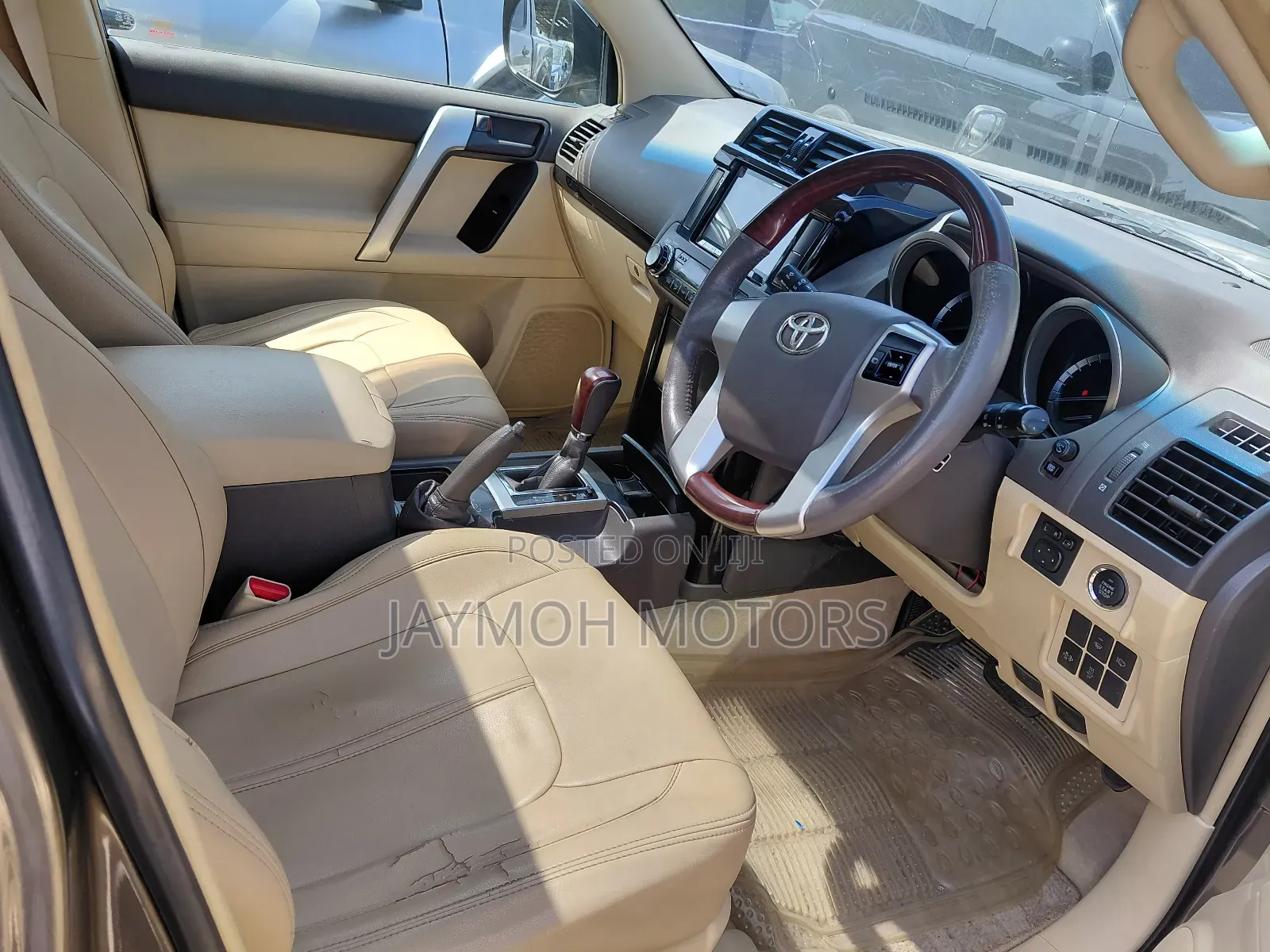 Toyota Land Cruiser Prado 2017 Gray