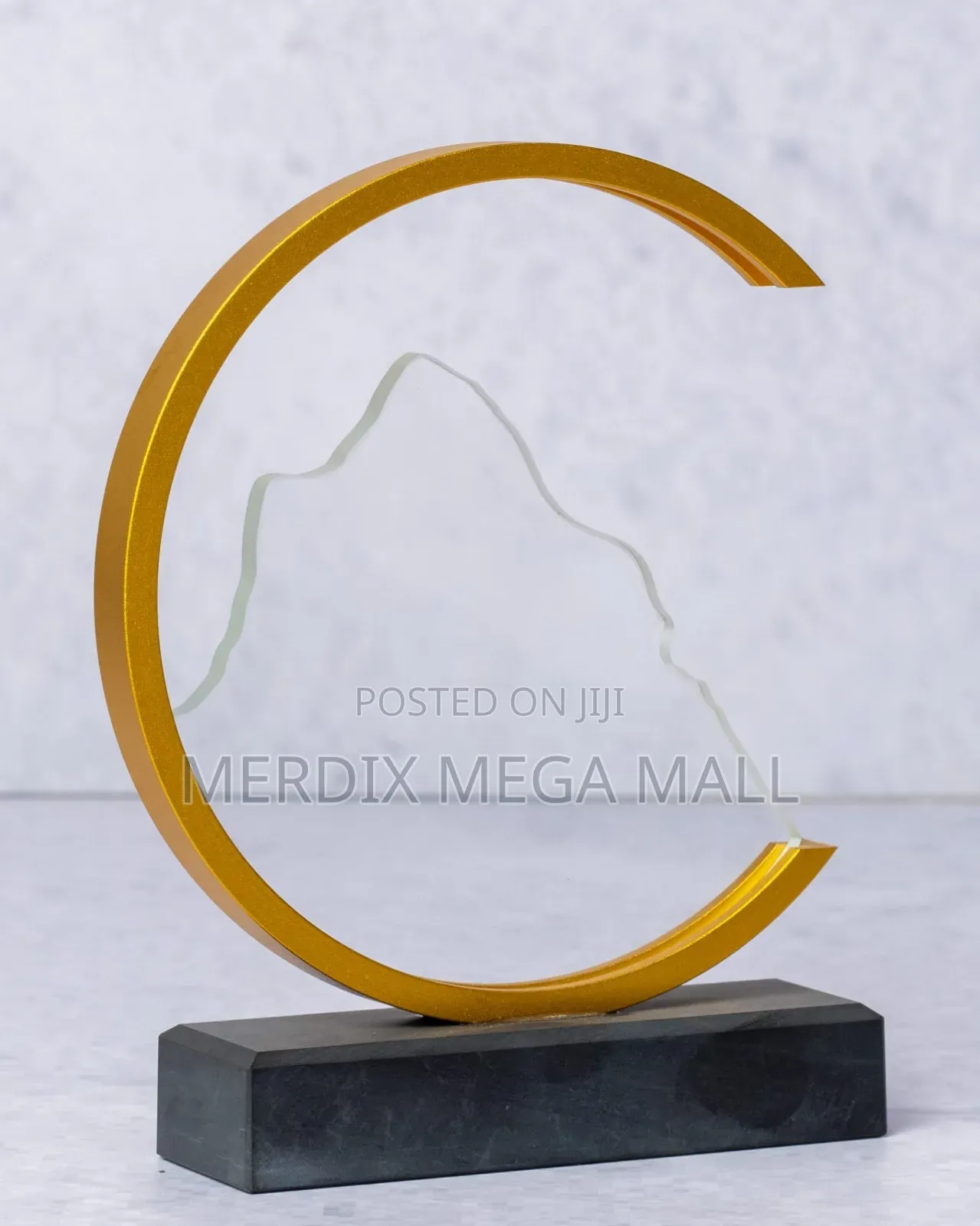 Un865
 Crystal Award, Awards