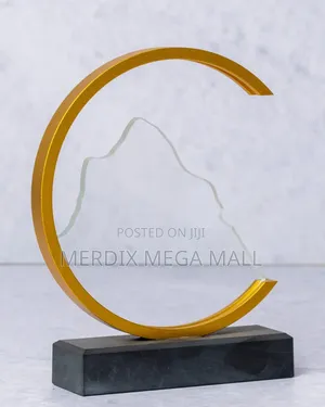 Un865
 Crystal Award, Awards