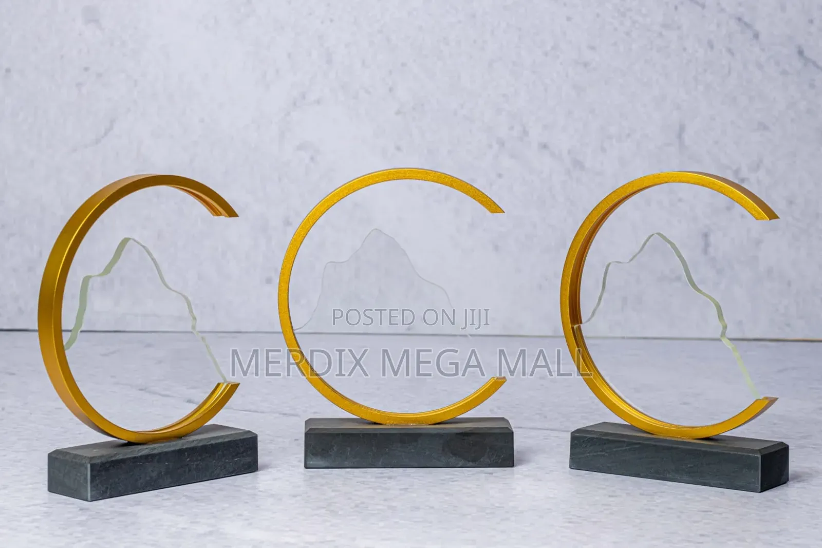 Un865
 Crystal Award, Awards