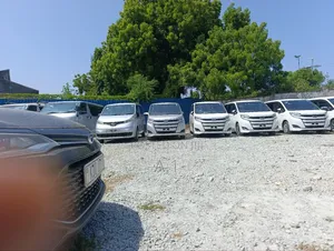 Toyota Noah 2.0 FWD (8 Seater) 2019 Silver