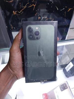 Apple iPhone 13 Pro Max 256 GB Green - main view