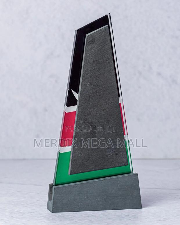 Un868Award, Awards - main view