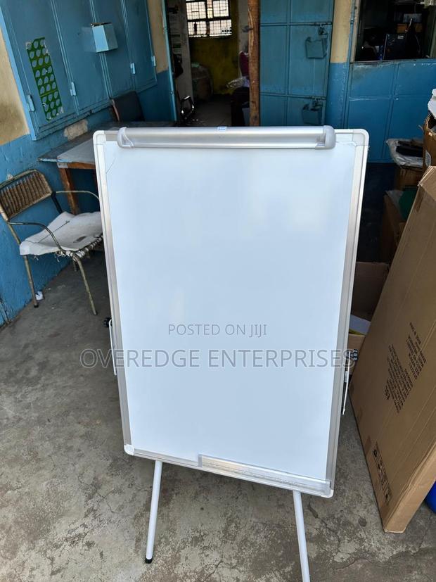 Stand for Flipping Presentation Charts - main view