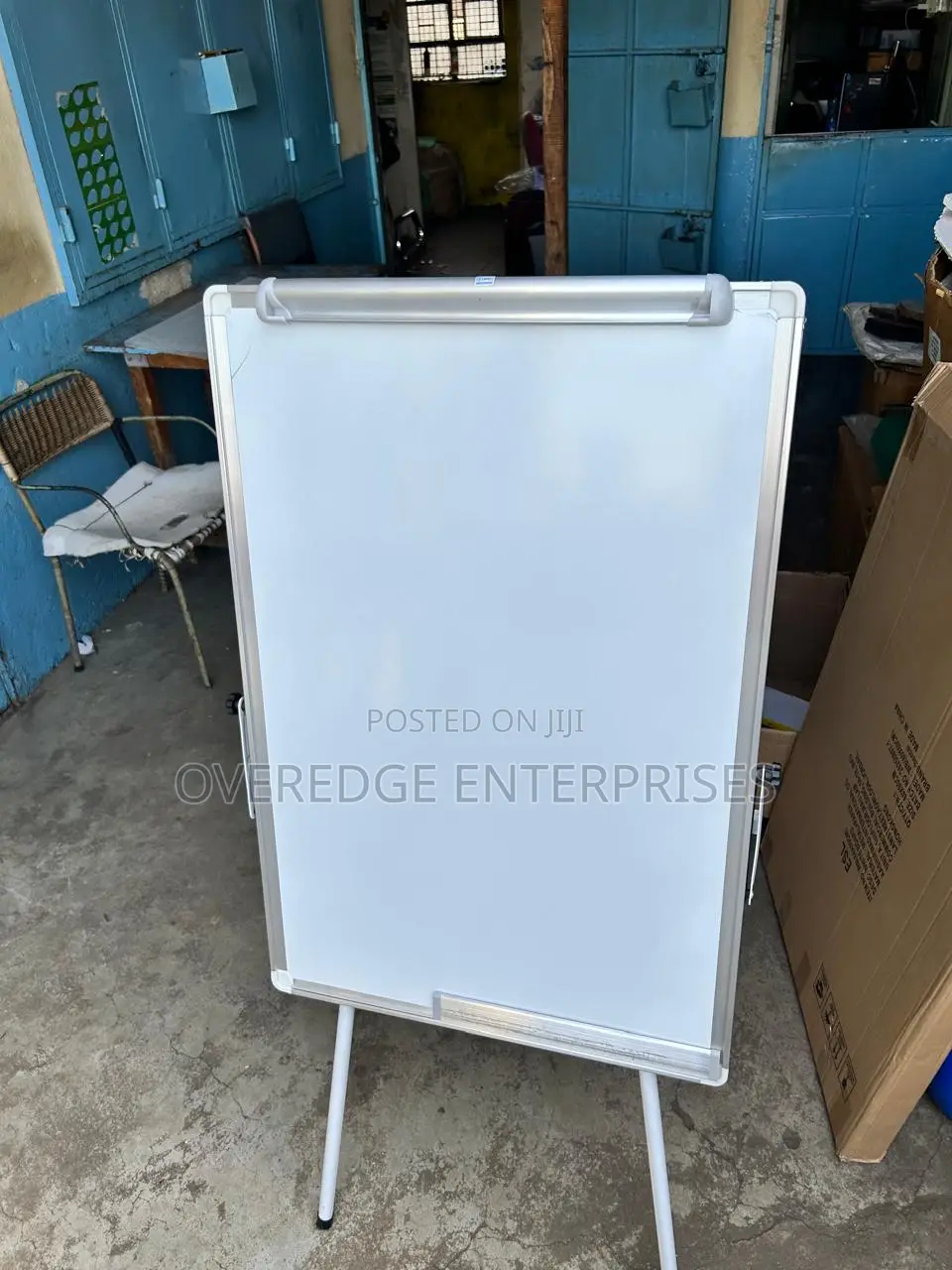 Stand for Flipping Presentation Charts