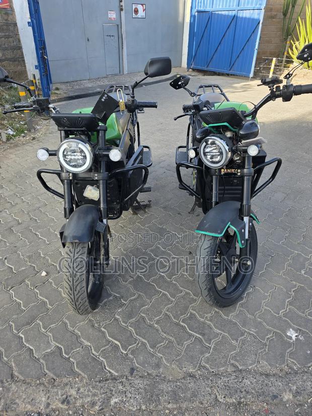 Motorcycle 2025 Green - main view