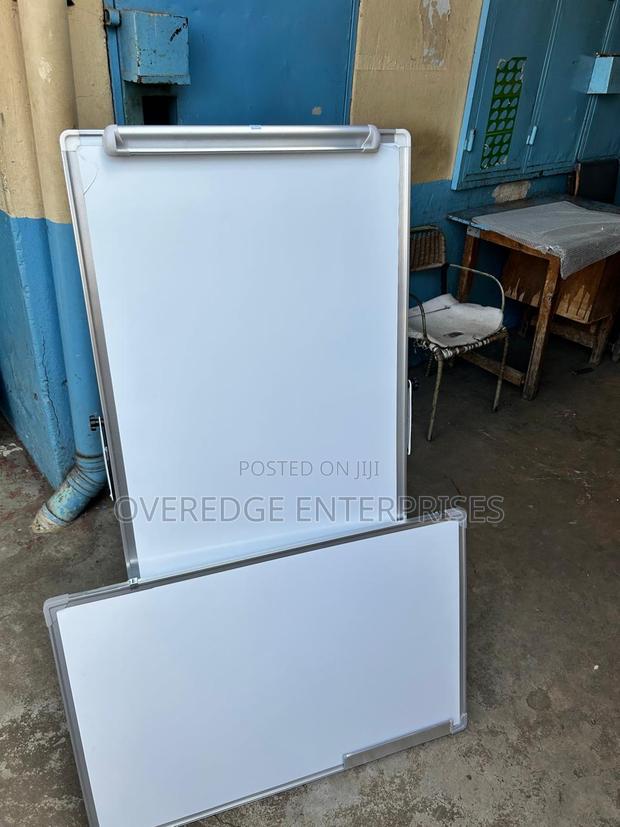 Stand for Flipping Charts and Papers Available - main view