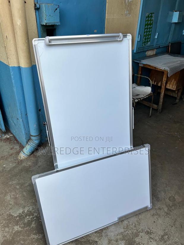 Chart Stand With Hooks - main view