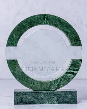 Un862
Crystal Award, Awards