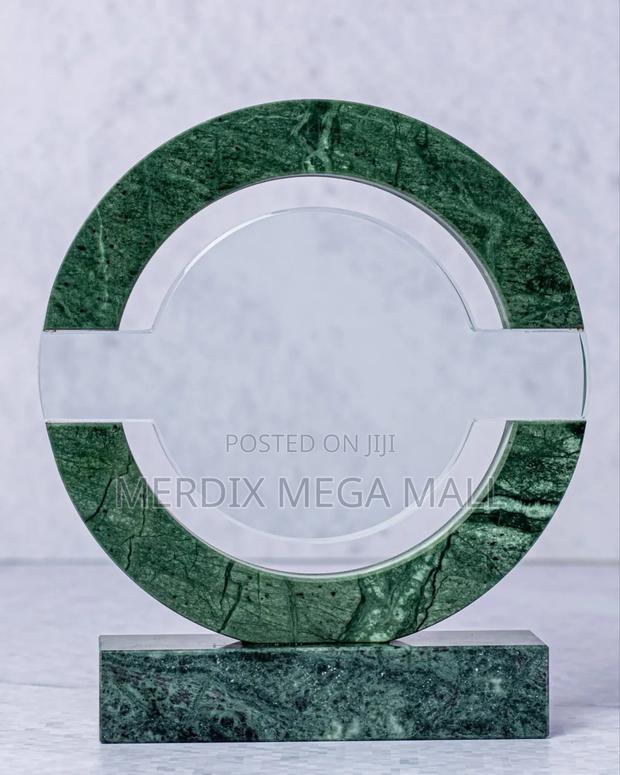 Un862Crystal Award, Awards