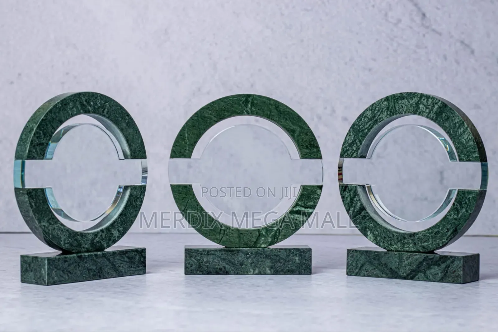 Un862
Crystal Award, Awards