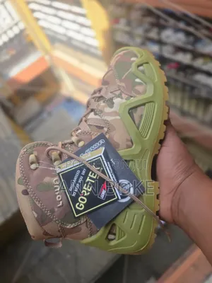 Lowa Boot Sizes 40,41,42,43,44,45 Accessible