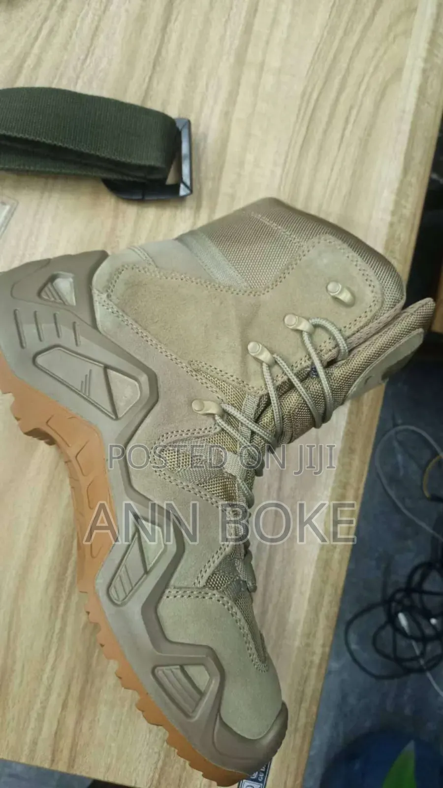Lowa Boot Sizes 40,41,42,43,44,45 Accessible