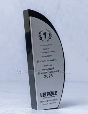 Cr007 Crystal Award, Awards