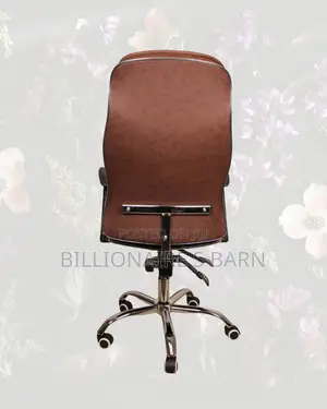 Executive Leather Chair• Comfort, Padded Arm Comfort