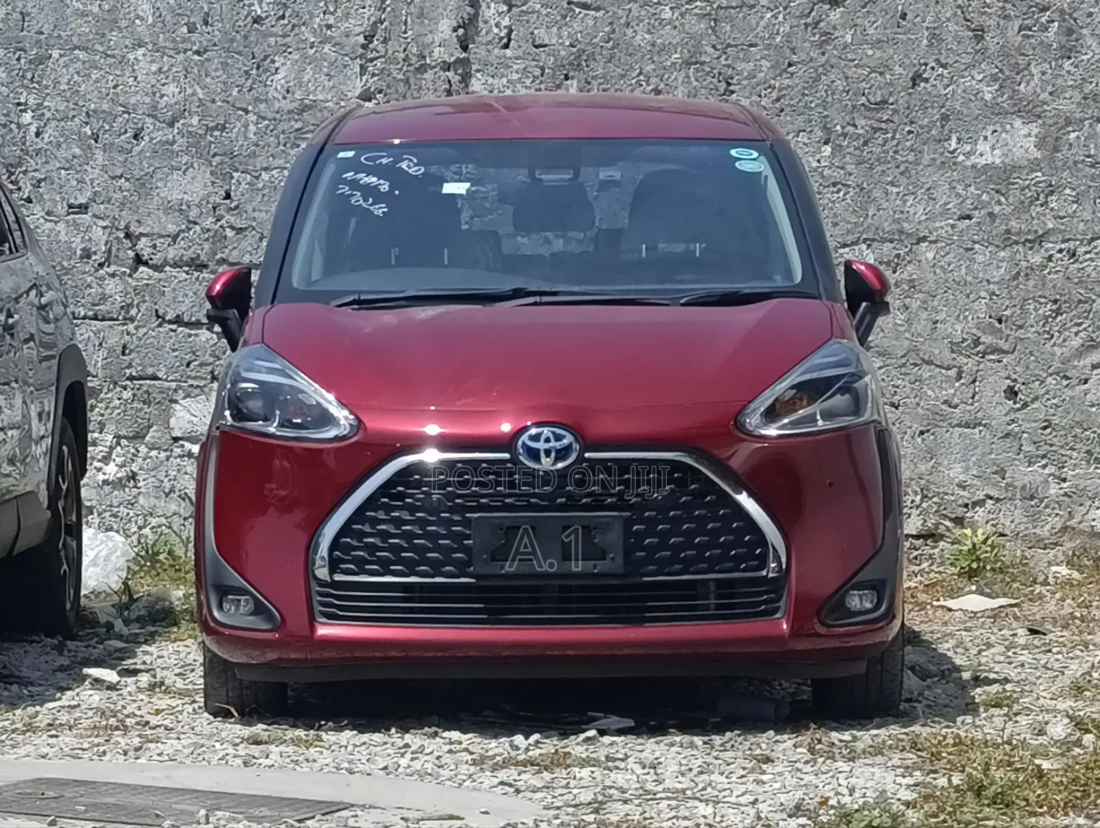 Toyota Sienta 1.5 Hybrid FWD 2018 Red