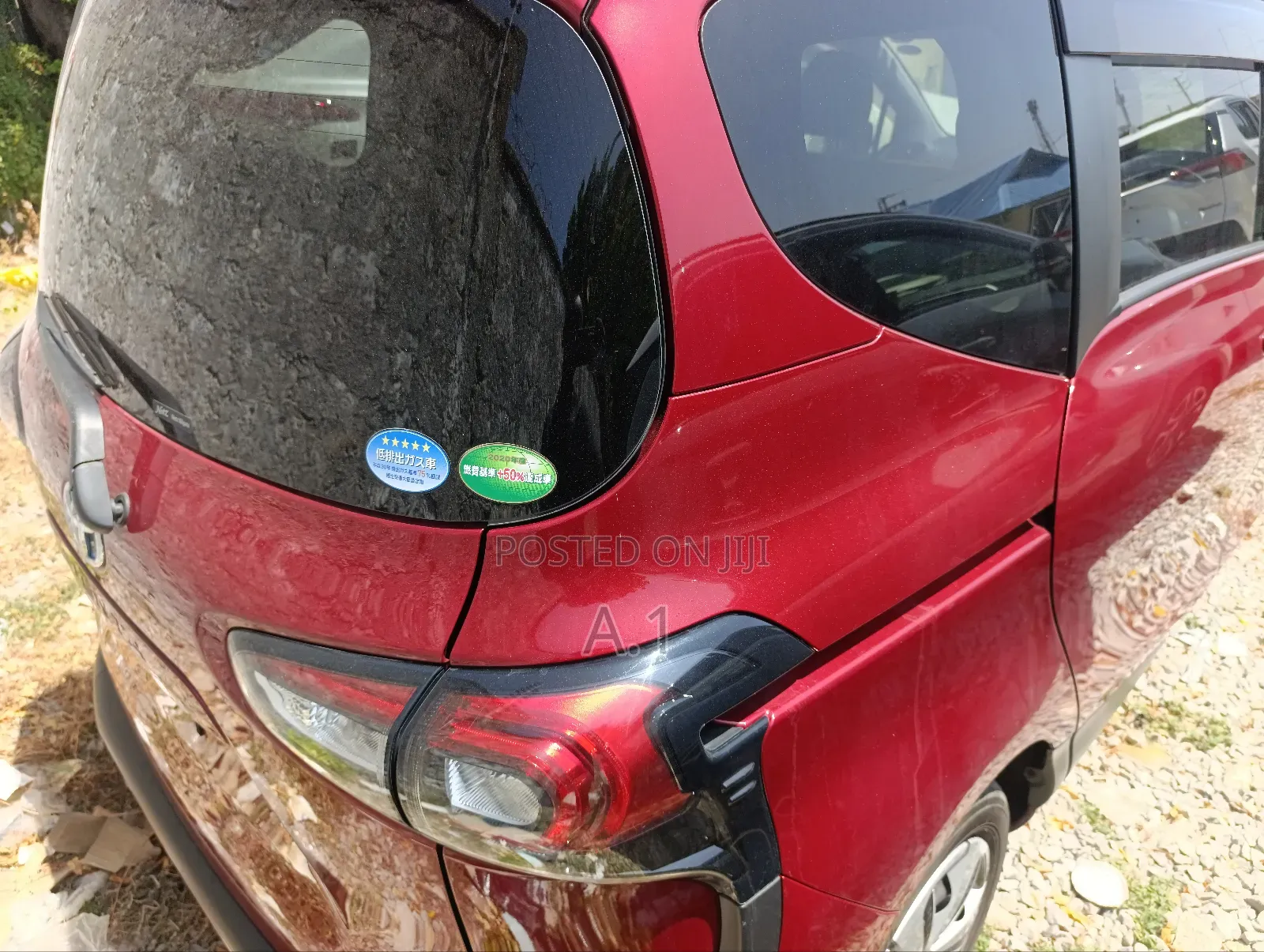 Toyota Sienta 1.5 Hybrid FWD 2018 Red