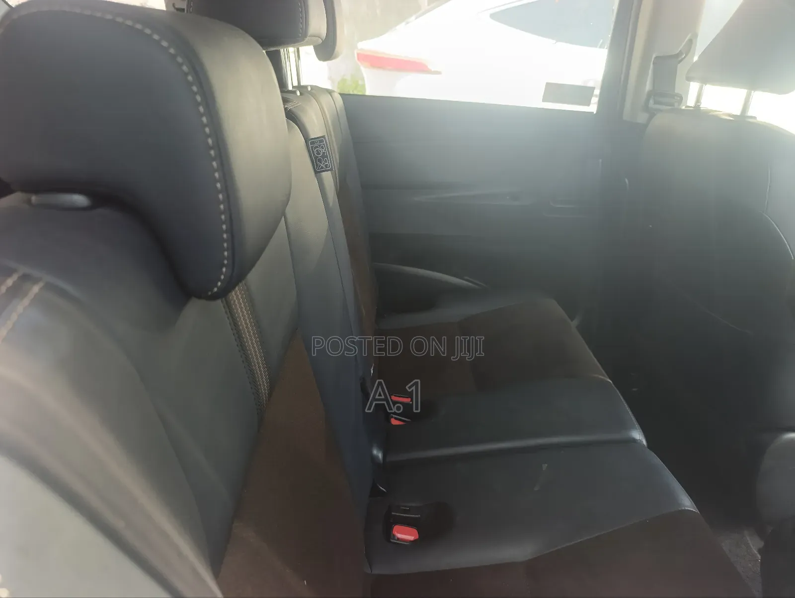 Toyota Sienta 1.5 Hybrid FWD 2018 Red