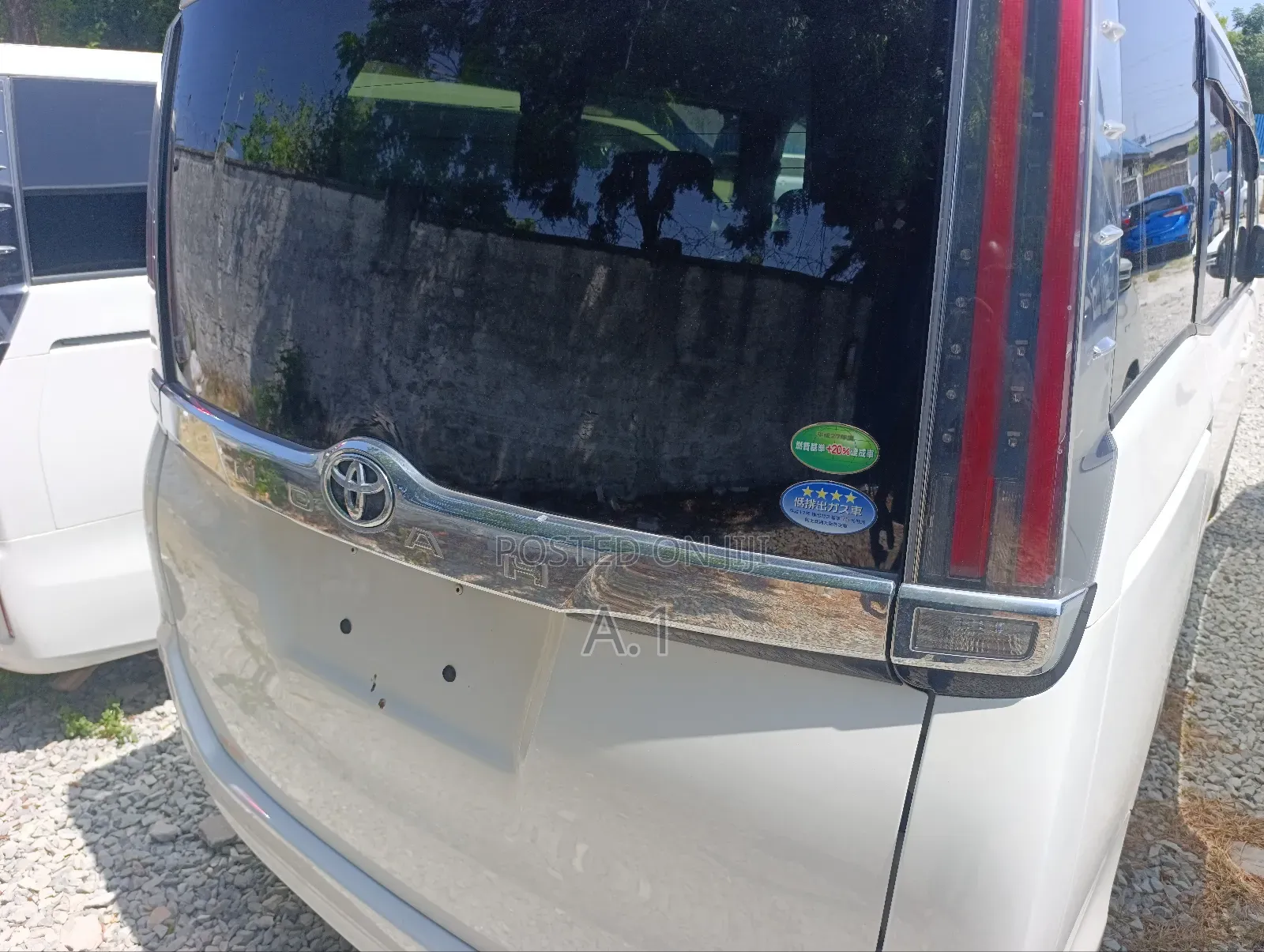 Toyota Noah 2.0 FWD (8 Seater) 2018 White