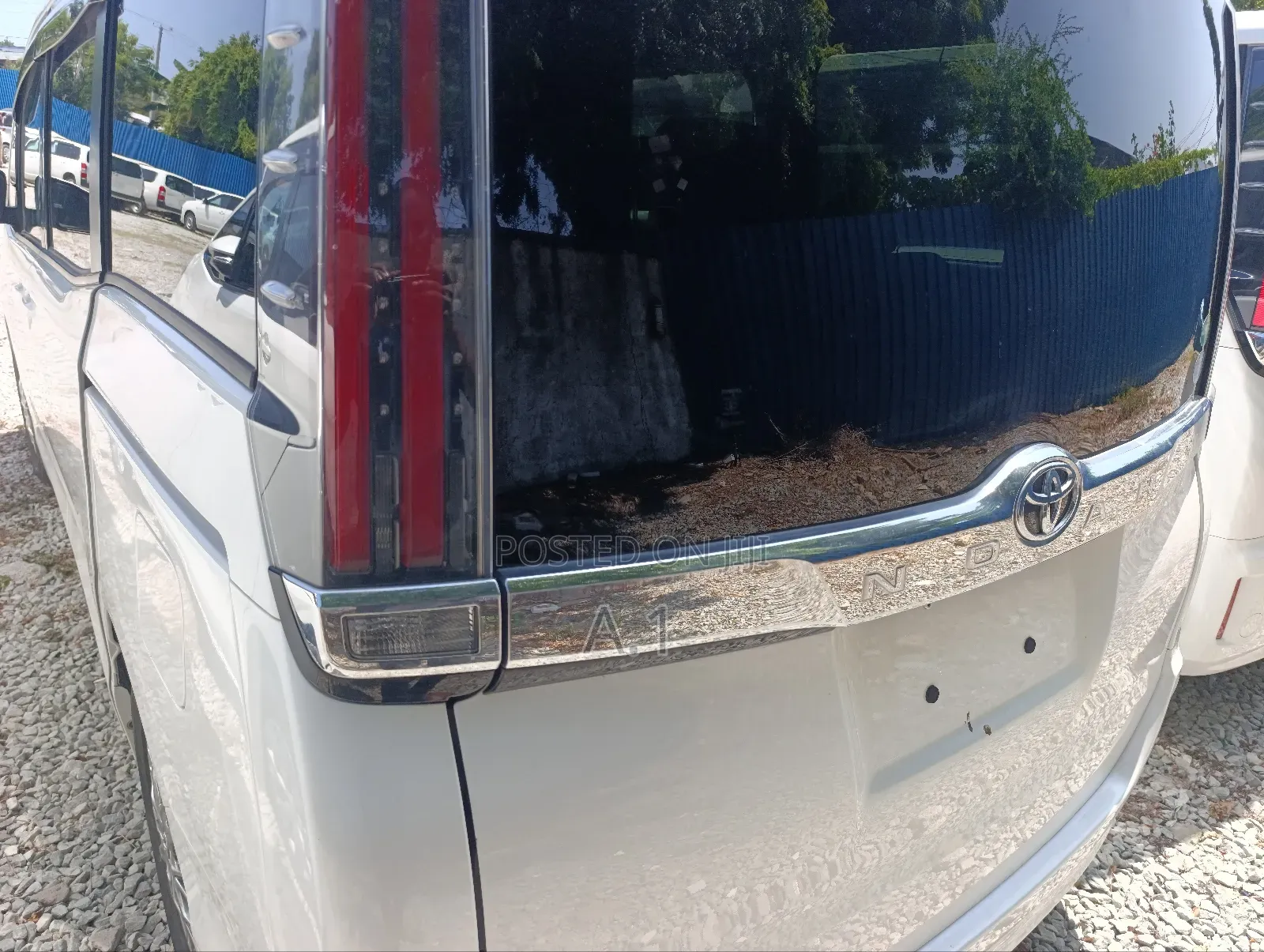 Toyota Noah 2.0 FWD (8 Seater) 2018 White