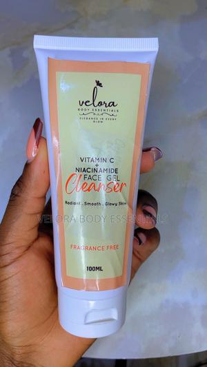 Velora Vitamin C + Niacinamide Face Cleanser for Clear Fresh Skin