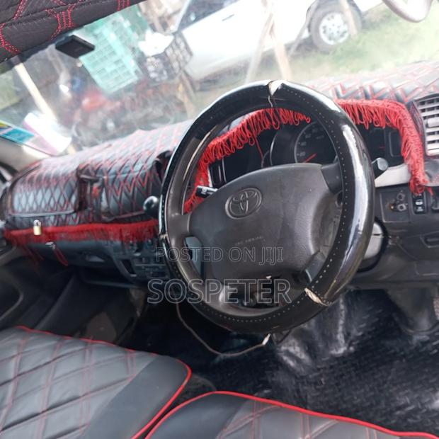 Toyota HiAce 2006 White - thumbnail 4