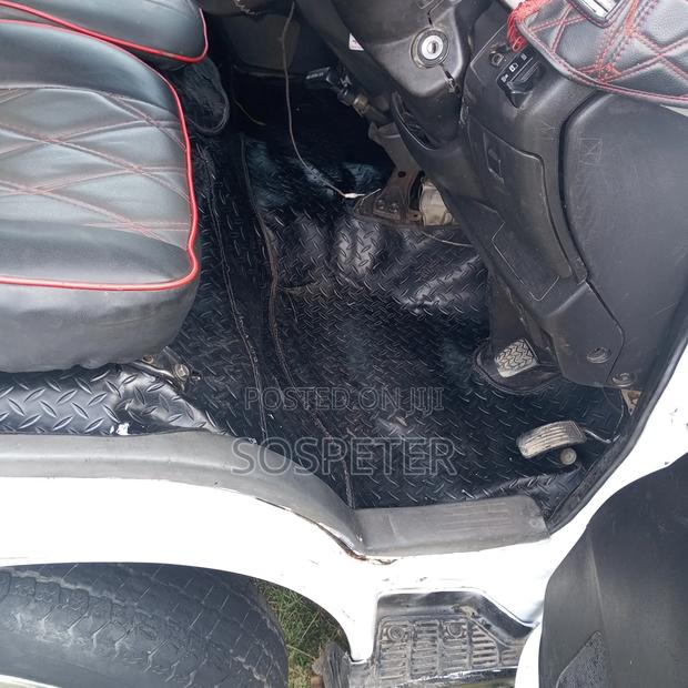 Toyota HiAce 2006 White - thumbnail 6