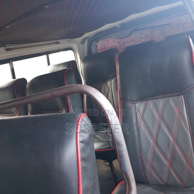 Toyota HiAce 2006 White - thumbnail 11