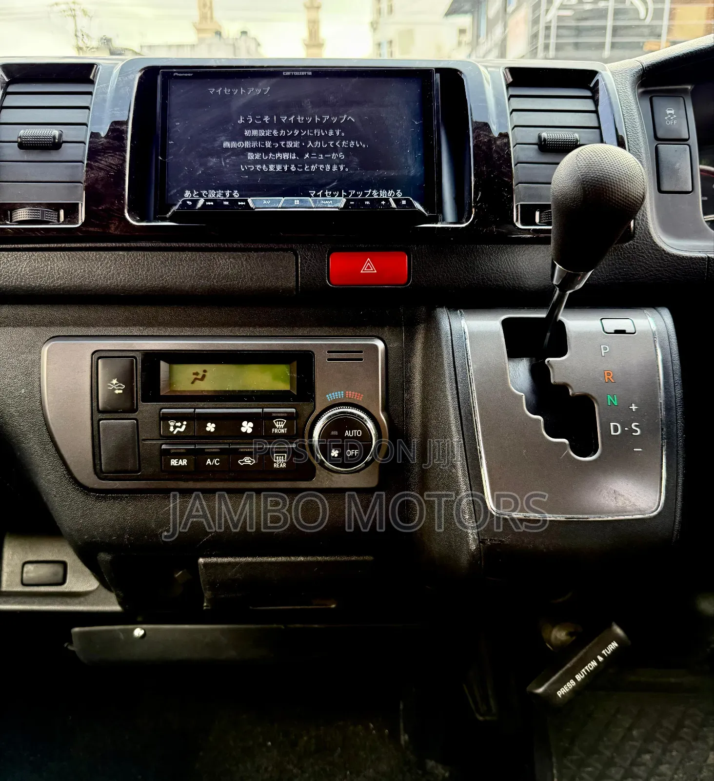 Toyota HiAce 2019 White