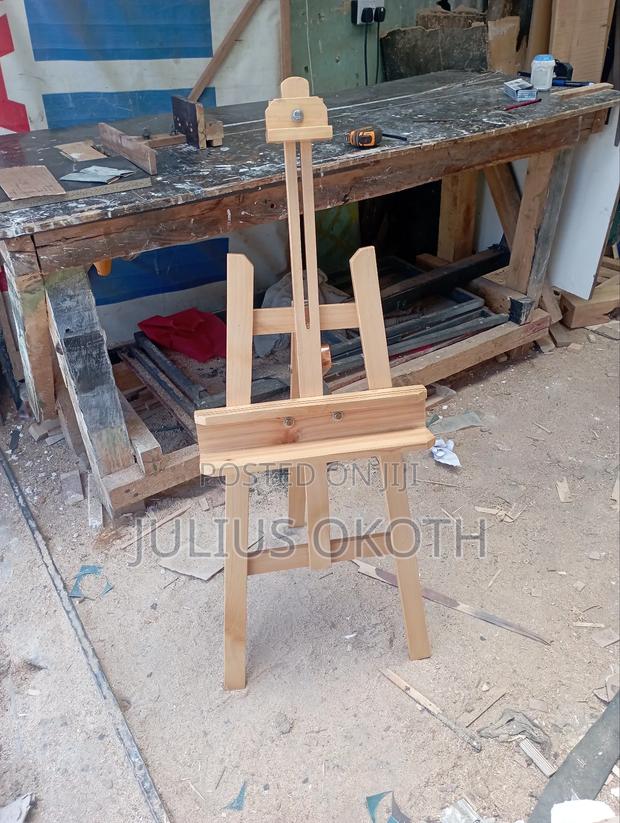 Easel Stand 1.2 MTRS - main view