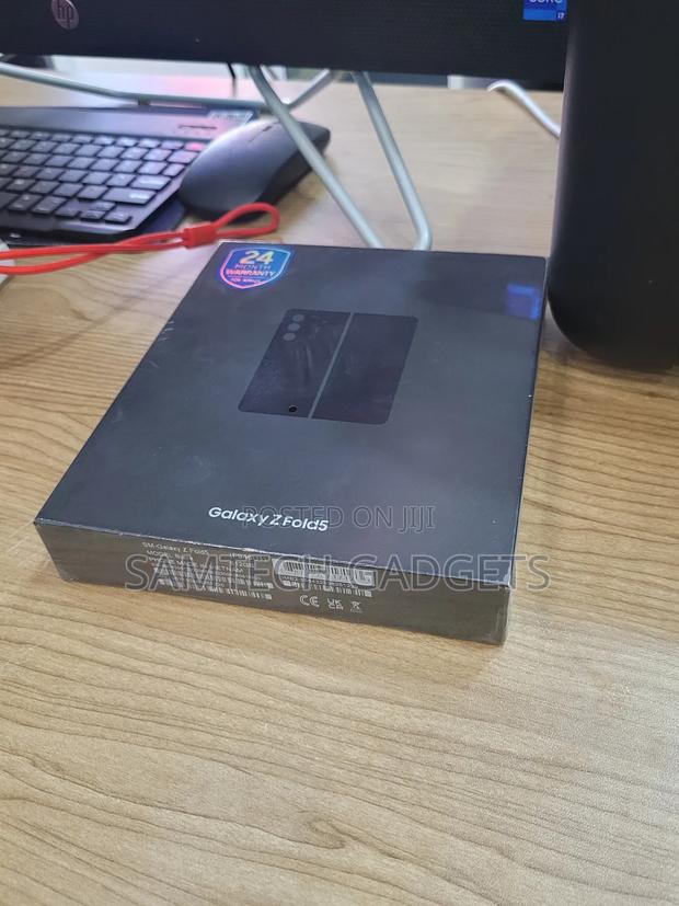 New Samsung Galaxy Z Fold 5 512 GB Black - thumbnail 3