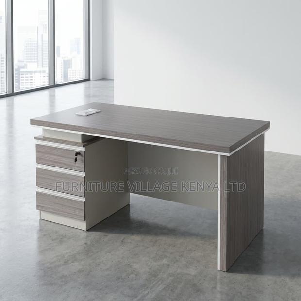 Office Desk; 1400mm Modern Executive Office Desk - thumbnail 3