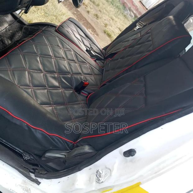 Toyota HiAce 2006 White - thumbnail 10