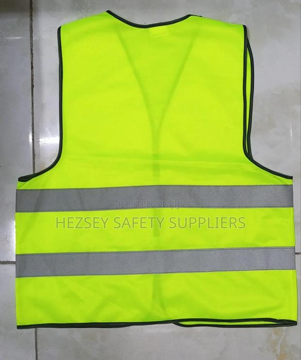 Quality Reflective Vest - thumbnail 2