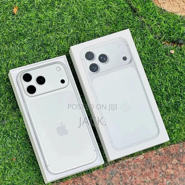 New Apple iPhone 17 Pro 512 GB Silver - main view