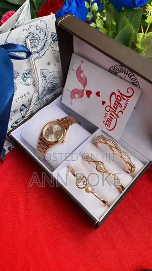 Watch 
3 Bracelets

