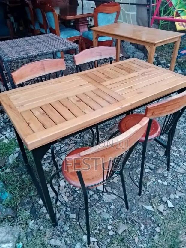 Cafeteria Table - thumbnail 3